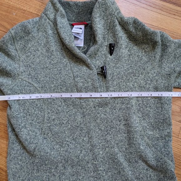 The North Face Fitted Green Fleece Pullover - Picture 3 of 10